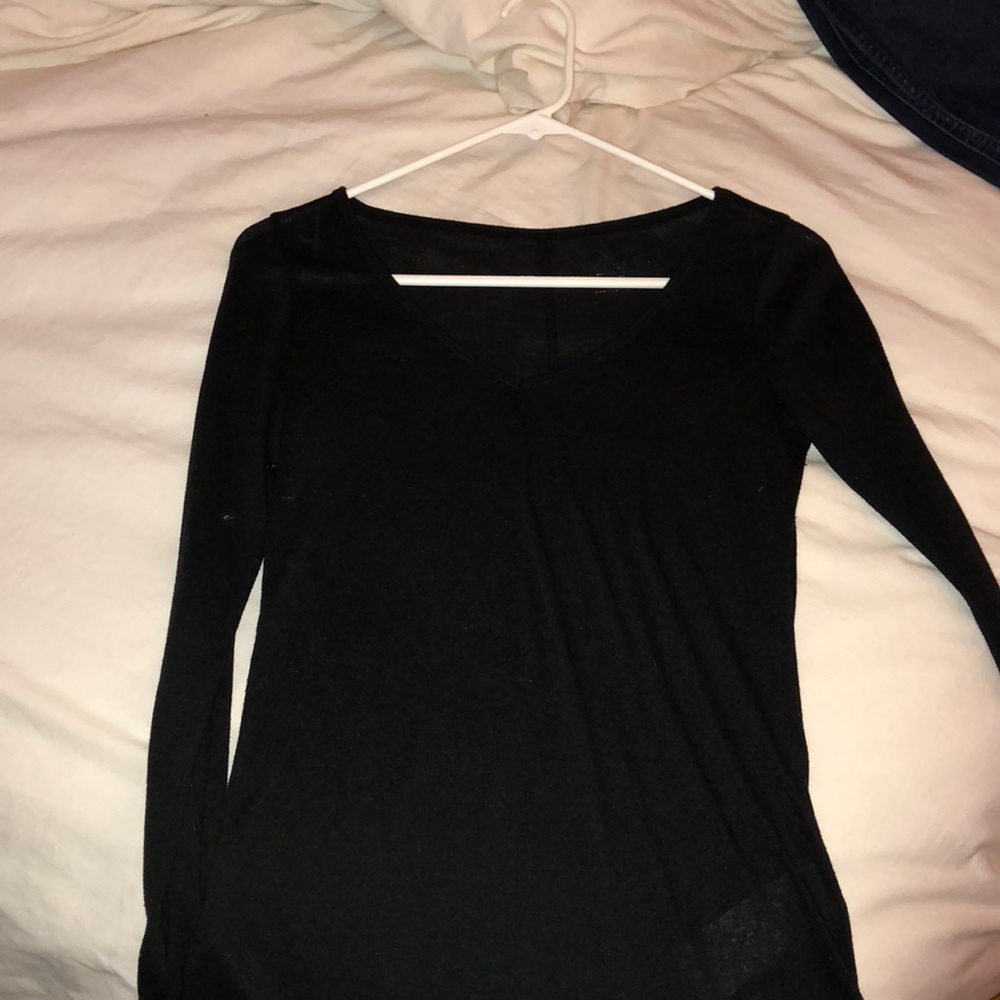black v neck long sleeve